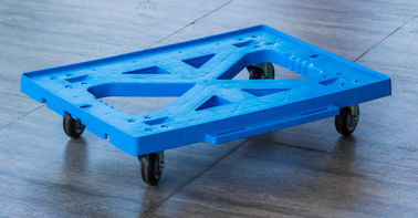 Deux emballages chargeant le chariot mobile en plastique 4 pouces de roulettes d'unité centrale fonctionnent davantage