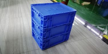 Chiffres d'affaires en plastique articulés de Tote Boxes Blue Color Stacking de stockage de couvercles