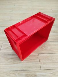 Euro rouge en plastique de Vierge empilant le convoyeur des conteneurs 400*300 millimètre assortissant l'option de couvercles de système